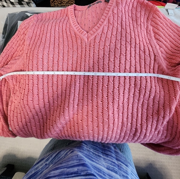 Liz Claiborne Coral V-Neck Sweater - Picture 7 of 8